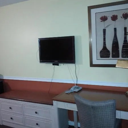 Budget Inn 2000-2